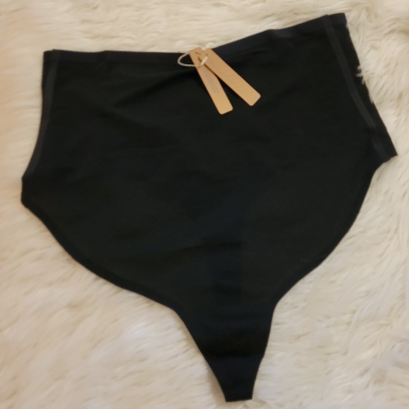 Skims mesh Sheer Sculpt High-waisted Thong - black - Picture 3 of 9